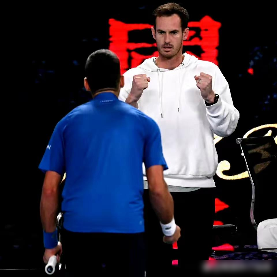 关于格雷茨卡主教练表扬队员们努力的信息