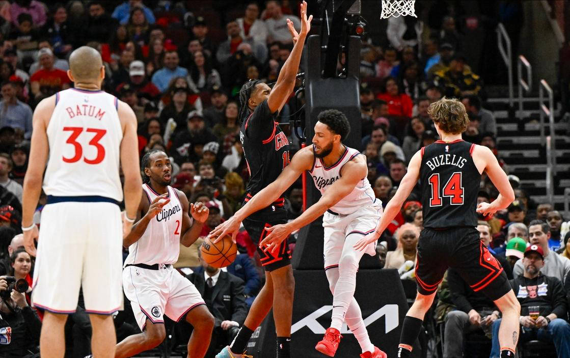 西蒙斯复出首战，猛龙状态火爆，三连败成为焦点！